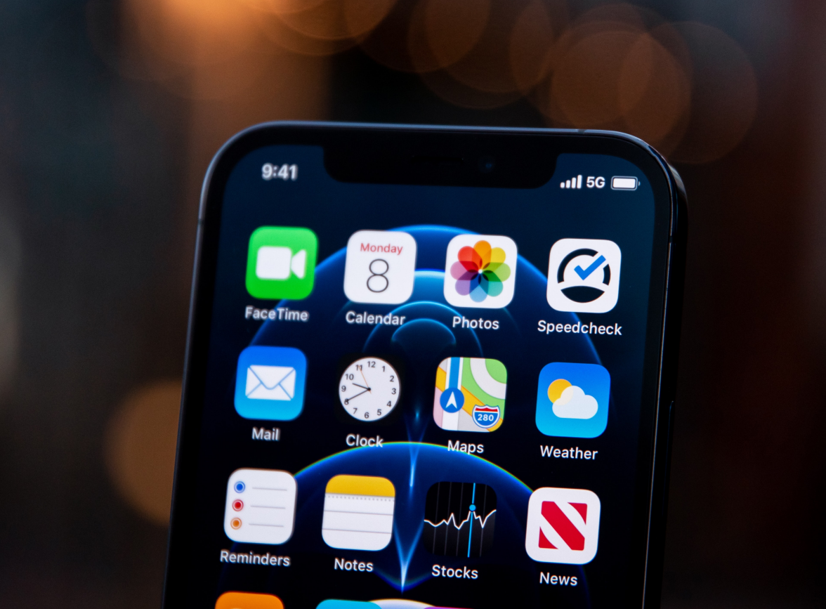 瓮安苹果手机维修分享为什么 iPhone 12 在冬季会自动关机 