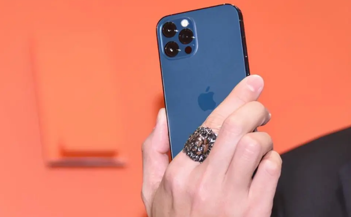 瓮安苹果手机维修分享iPhone12系列重启方法教程 